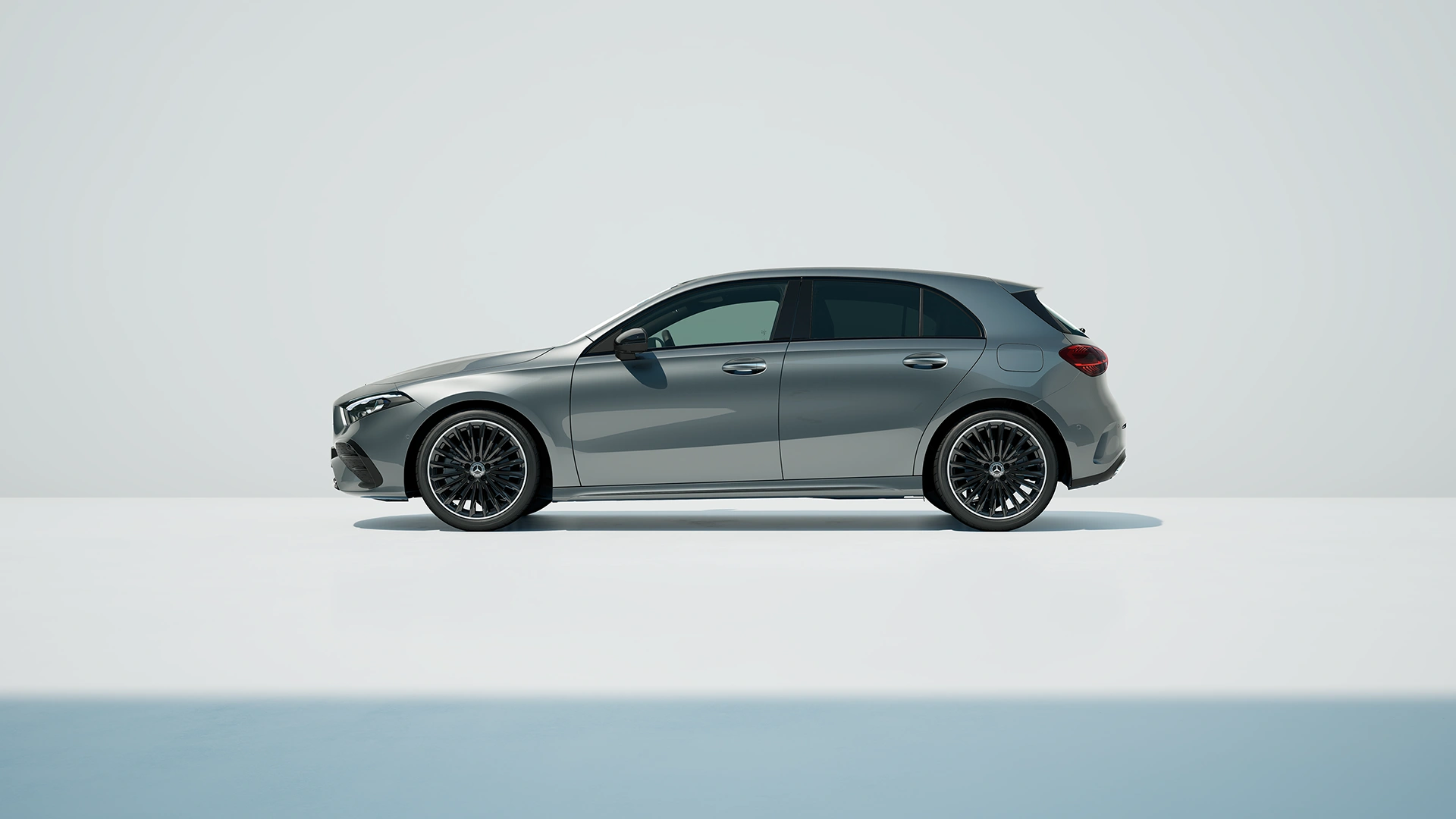 Mercedes-Benz A-klassi sedaan ja luukpära mudelid kohe saadaval