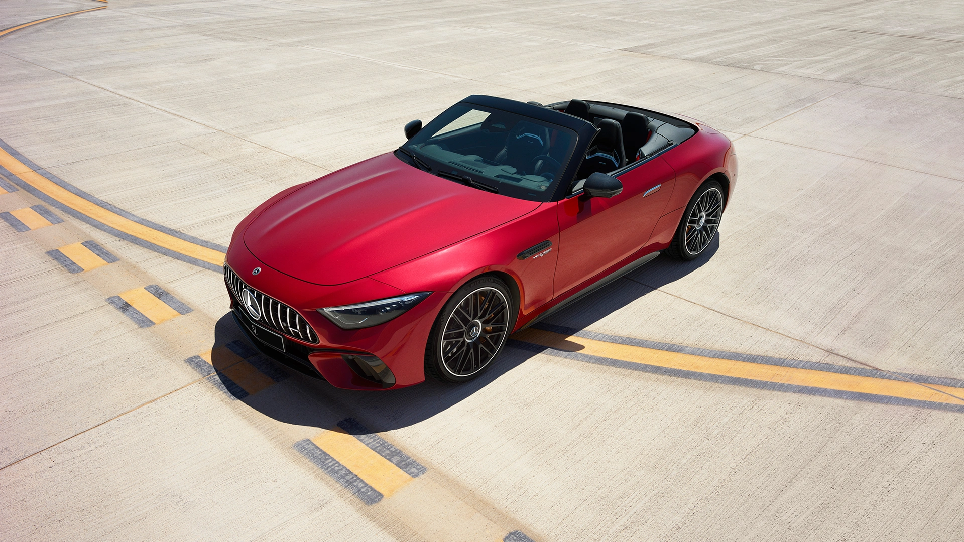 Punane Mercedes-AMG SL Roadster