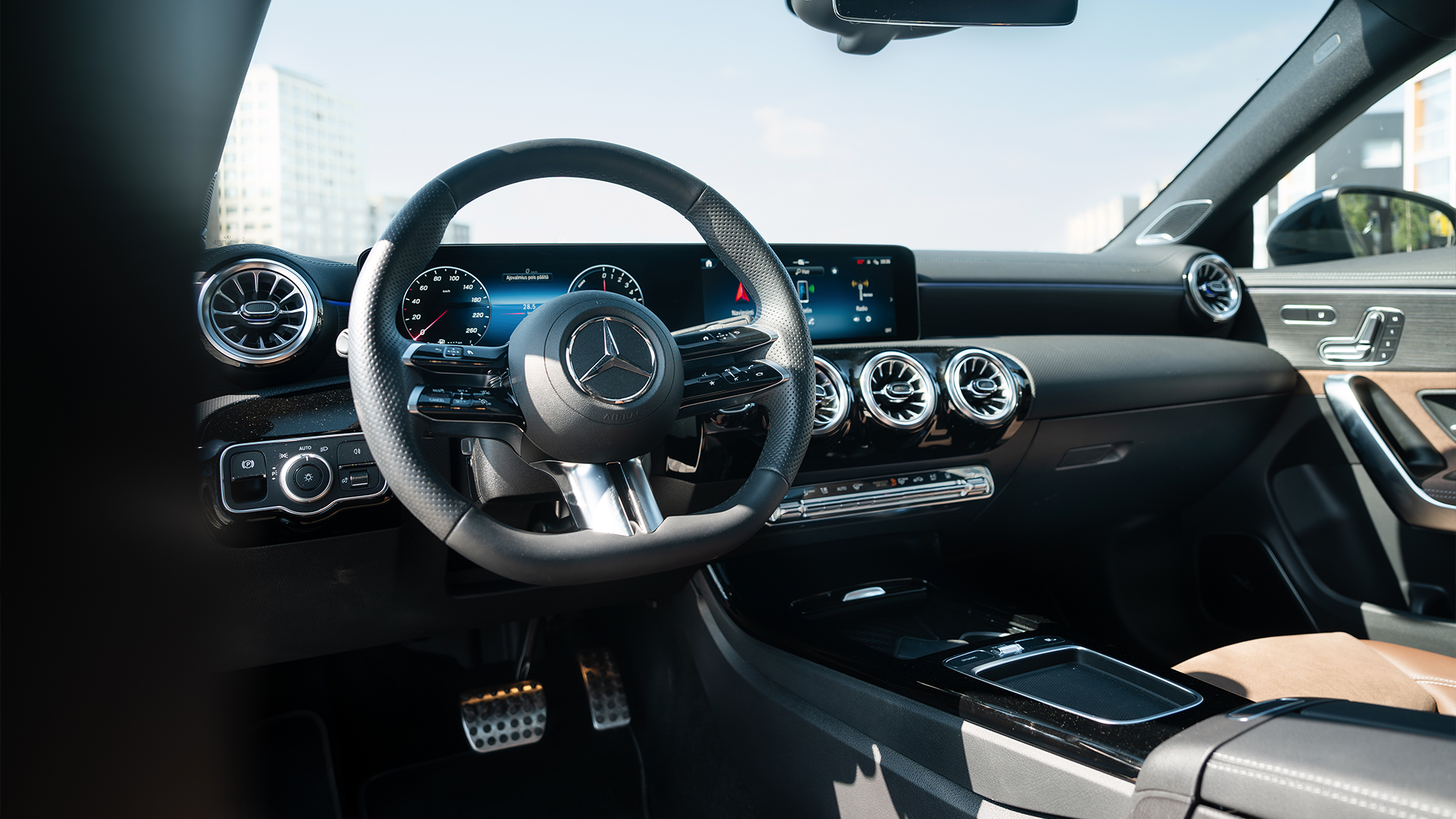 Mercedes-Benz CLA sisemus