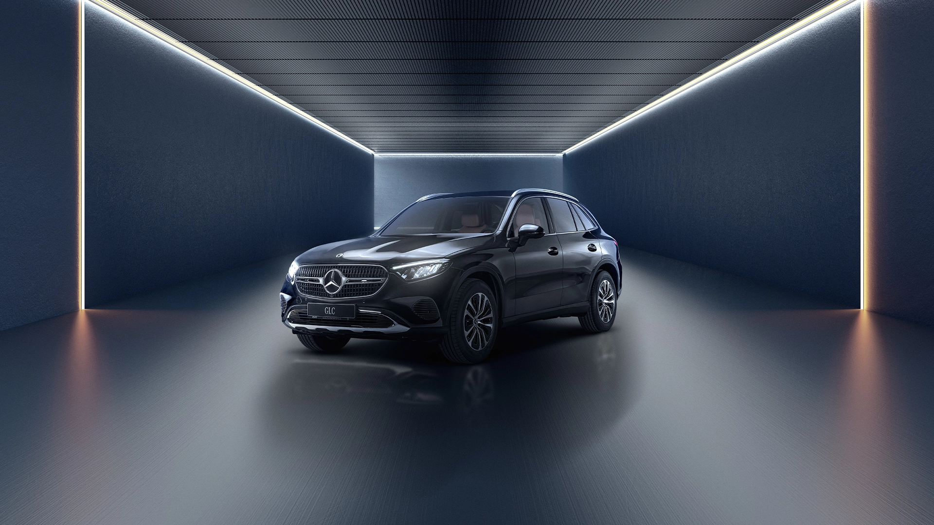 GLC tumedal taustal